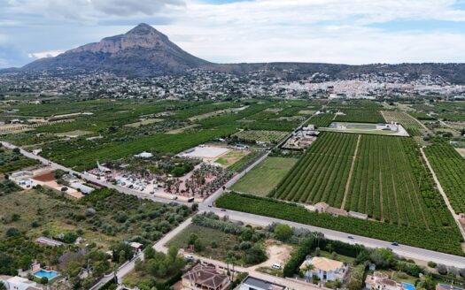 Parcela en venta con proyecto y licencia en Puerta Fenicia, Jávea.