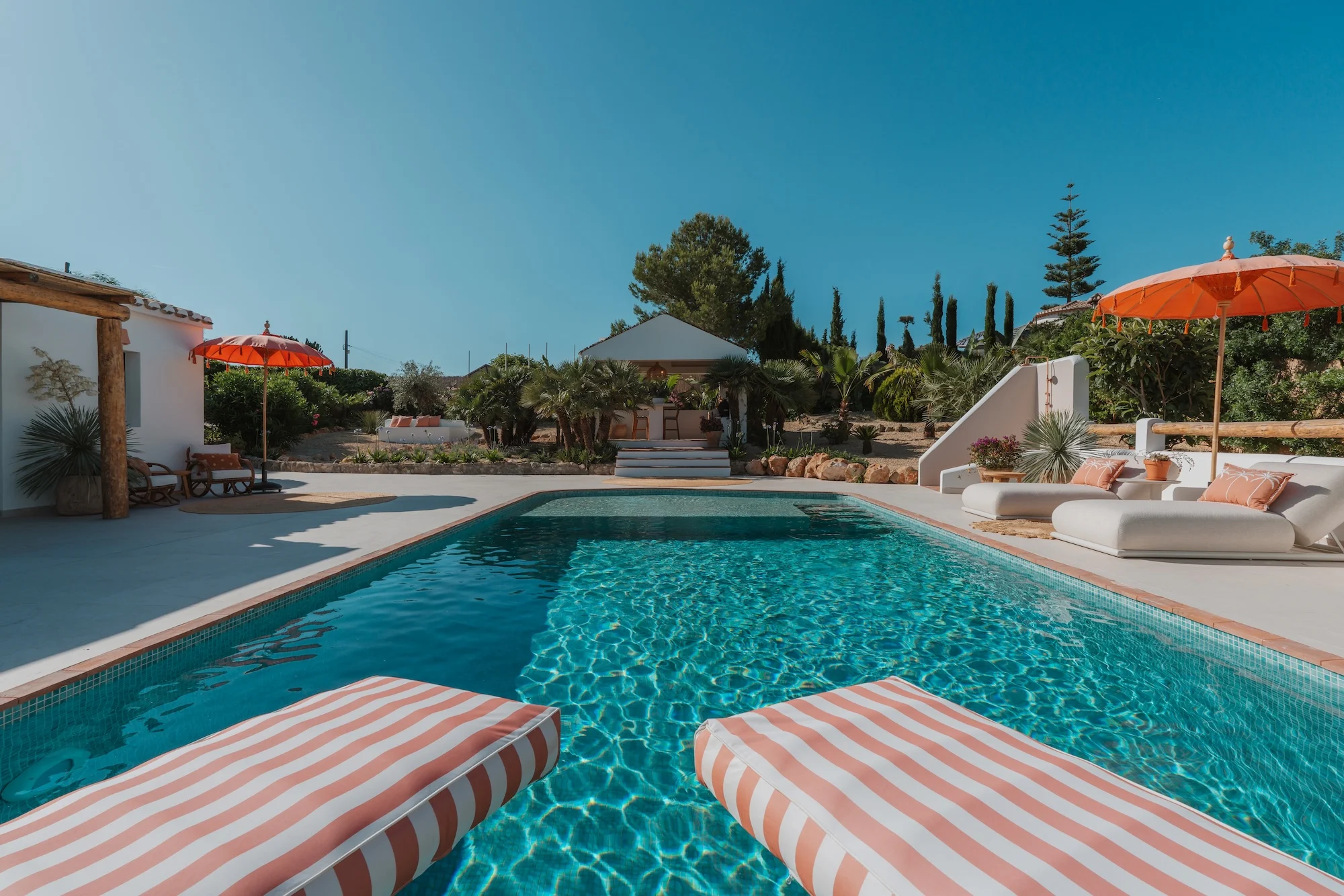Villa de Lujo en Venta en Jávea con Guesthouse y Piscina