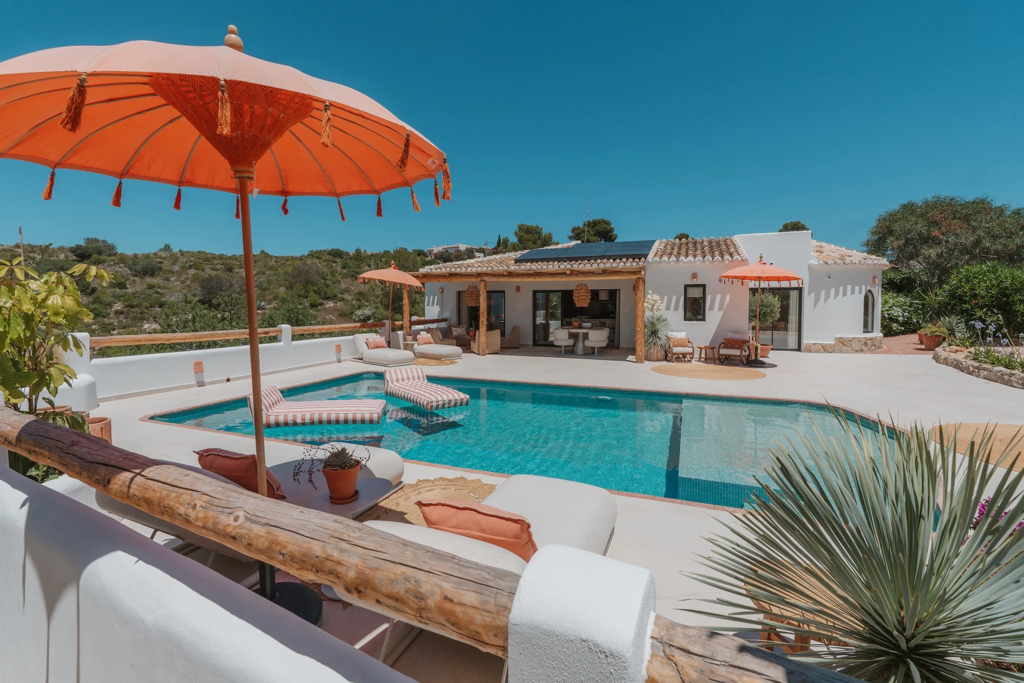 Villa de Lujo en Venta en Jávea con Guesthouse y Piscina
