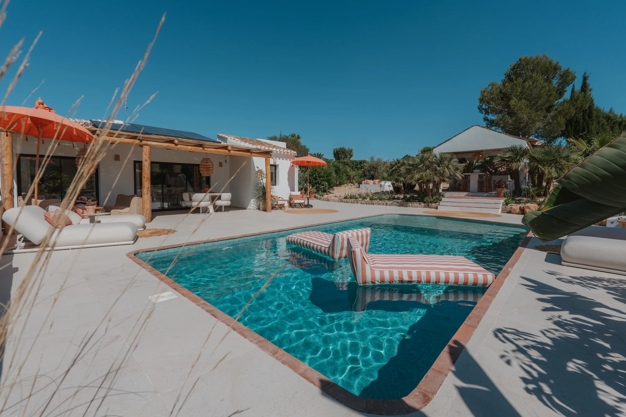 Villa de Lujo en Venta en Jávea con Guesthouse y Piscina