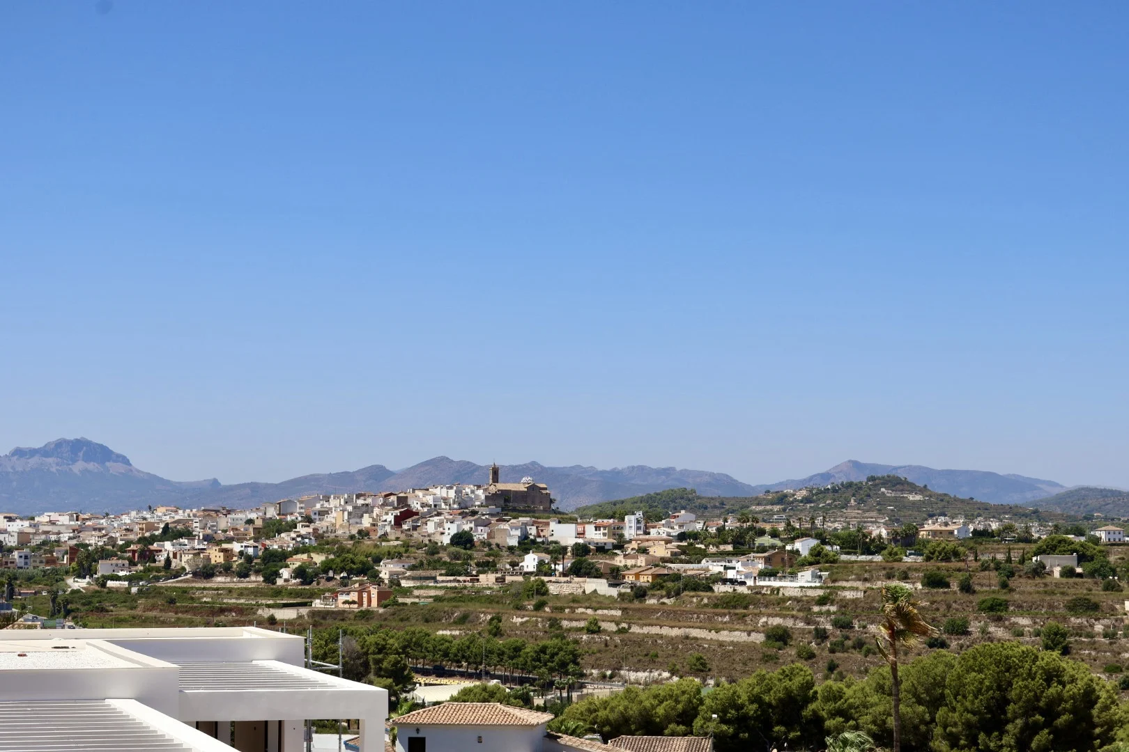 Villa de obra nueva en venta en Javea con vistas al mar.