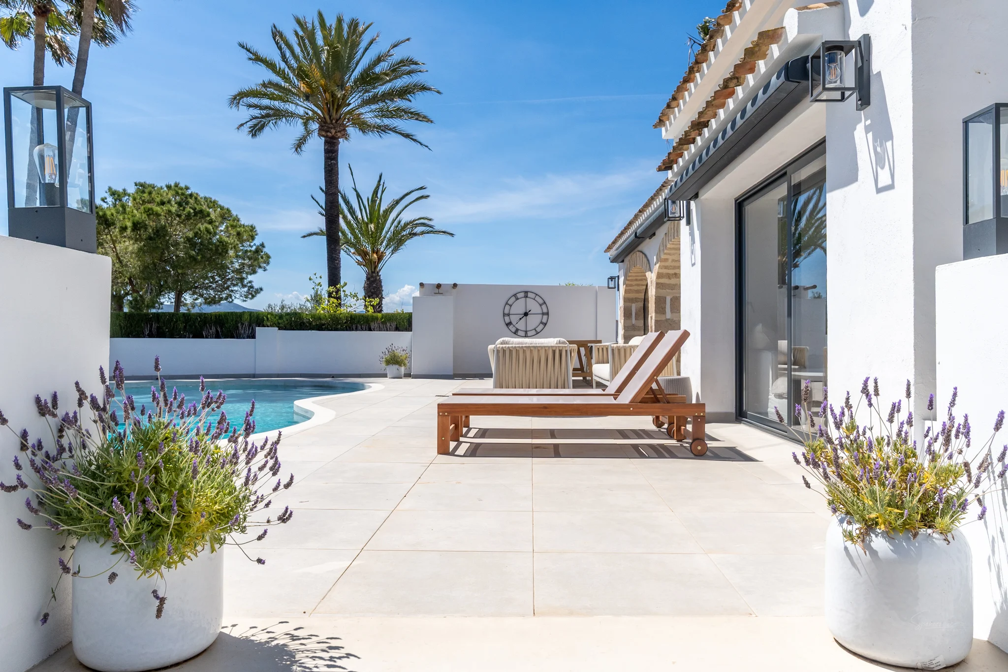 Villa de lujo completamente reformada en Jávea, cerca del casco antiguo.