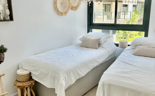 Apartamento de 3 dormitorios con piscina en venta en Jávea.