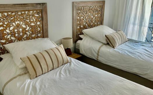 Apartamento de 3 dormitorios con piscina en venta en Jávea.