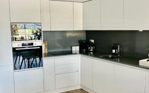 Apartamento de 3 dormitorios con piscina en venta en Jávea.