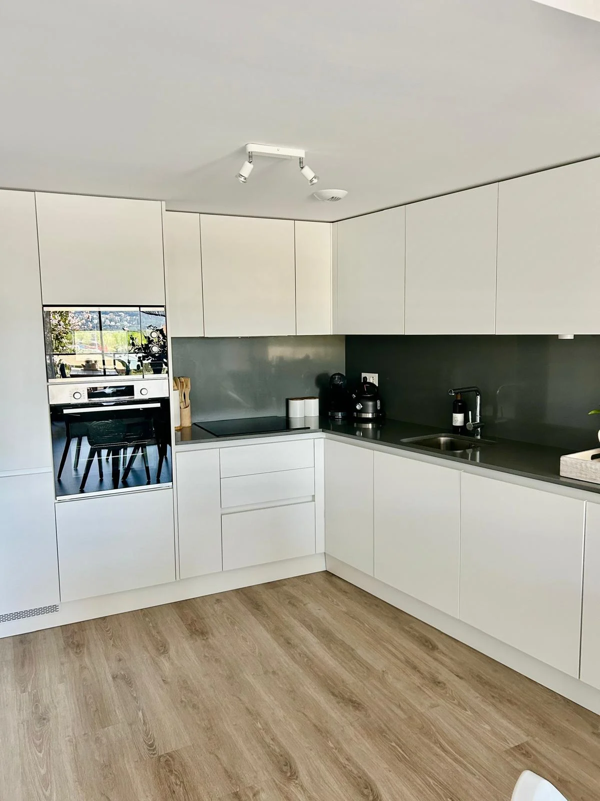 Apartamento de 3 dormitorios con piscina en venta en Jávea.