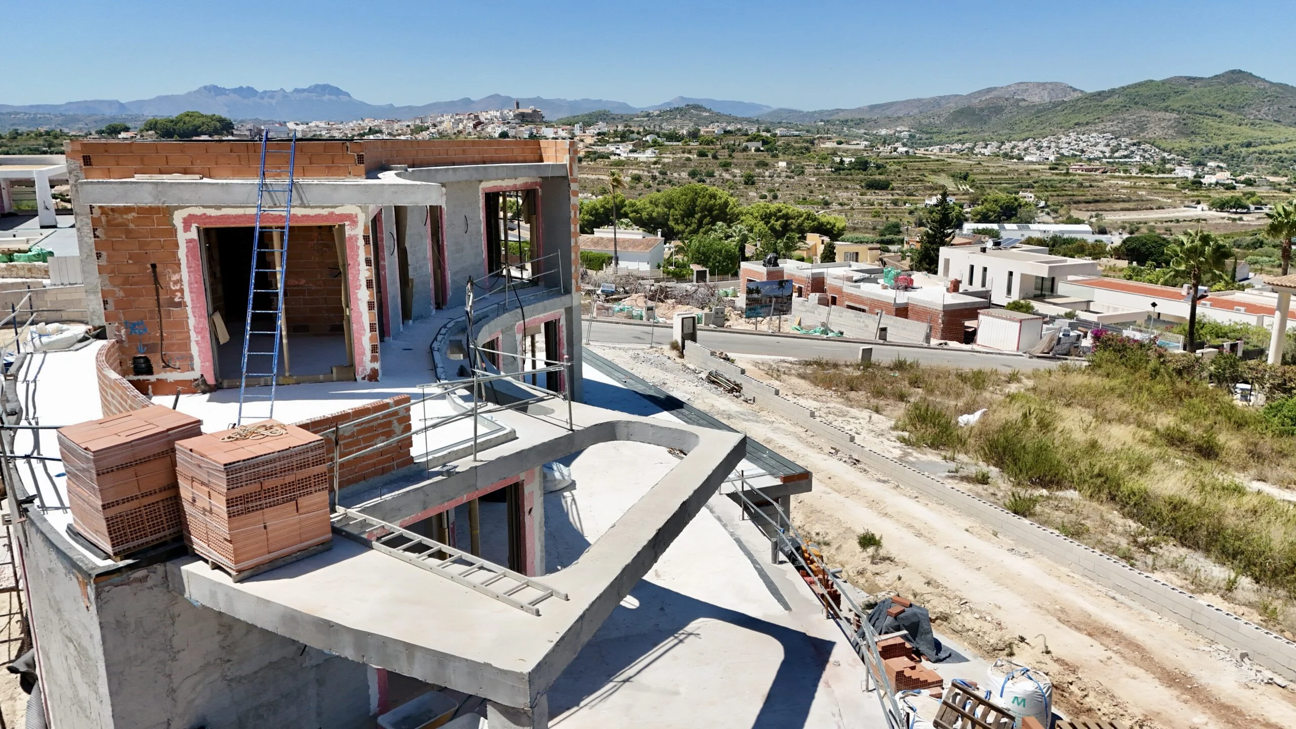 Villa de obra nueva en venta en Javea con vistas al mar.